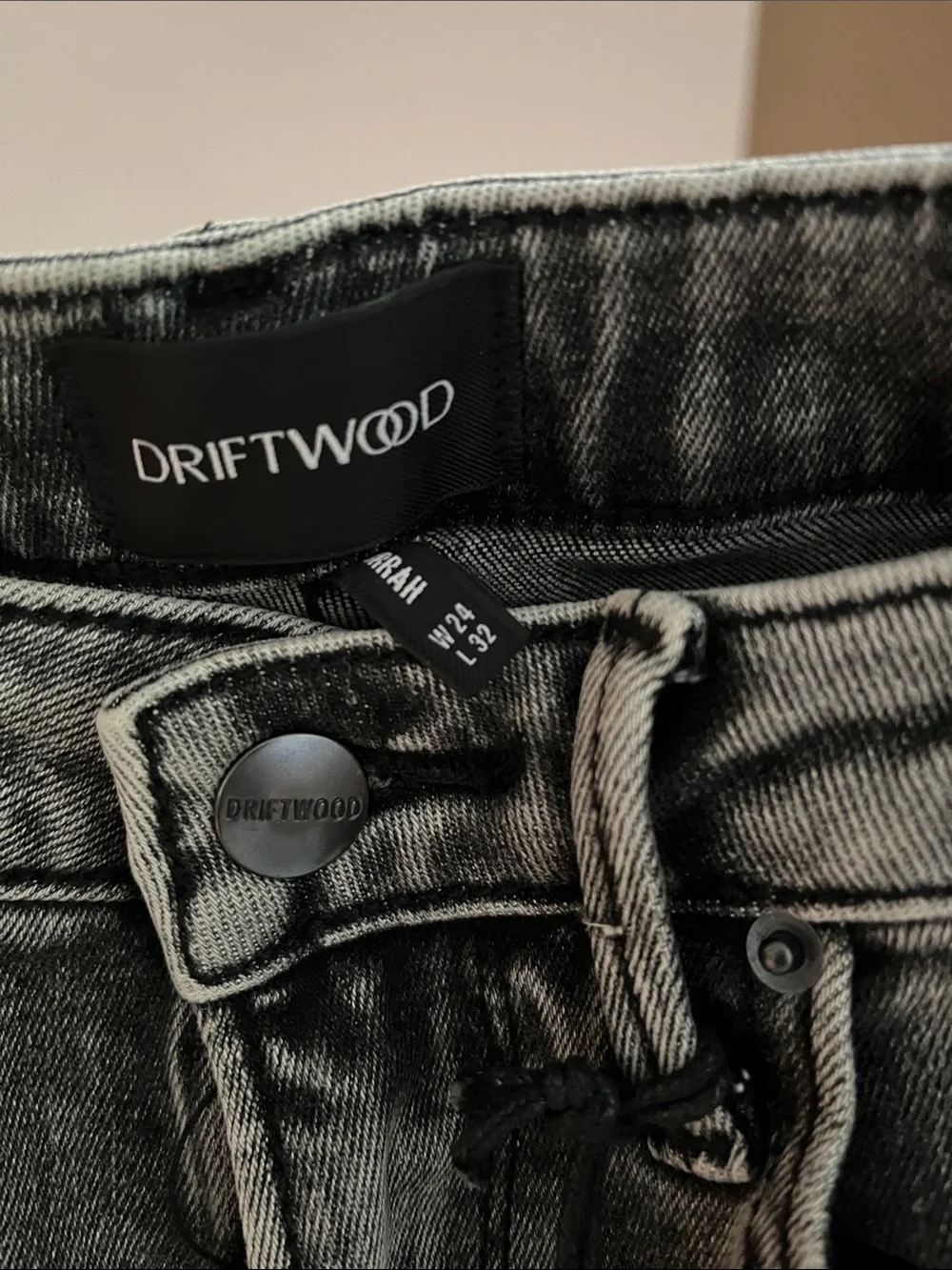 Women's Grey Flare Jeans with Sunflower Embroidery - Picture 4 of 8